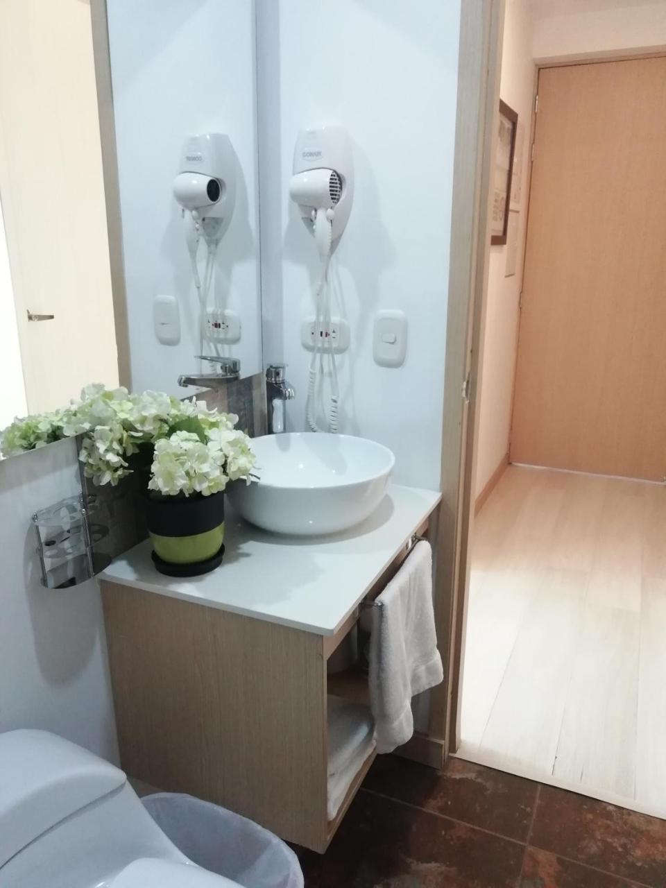 Apartasuite Laureles Cmc Medellín Exterior foto