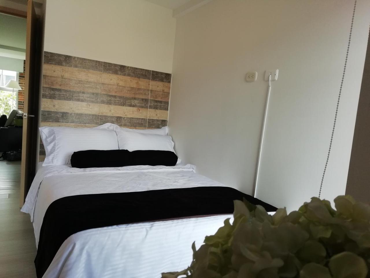 Apartasuite Laureles Cmc Medellín Exterior foto